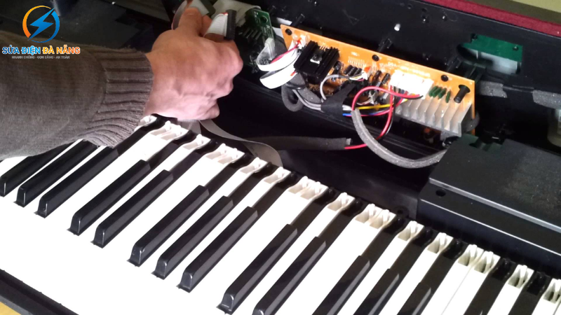 sửa đàn piano điện