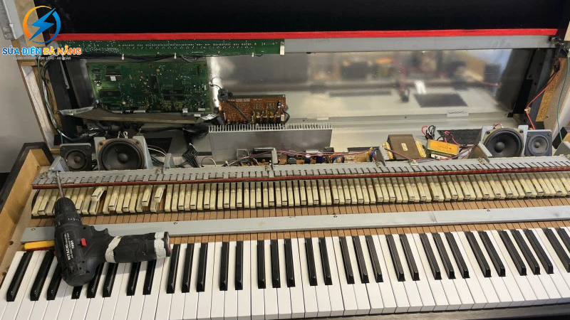 sửa đàn piano điện